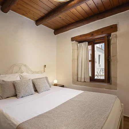 Casa Dell' Aristea, A Private Venetian Manor, By Thinkvilla Retimno