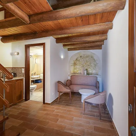 Casa Dell' Aristea, A Private Venetian Manor, By Thinkvilla